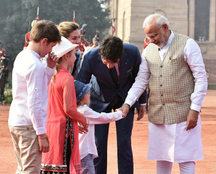 Justin Trudeau, Narendra Modi meet in Delhi, pay tribute at Rajghat
