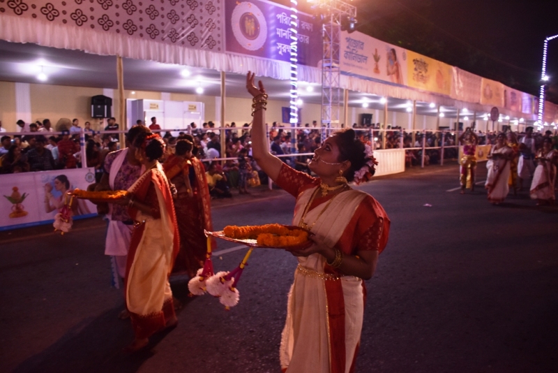 Award-winning Durga idols paraded in Kolkata's Red Road Carnival