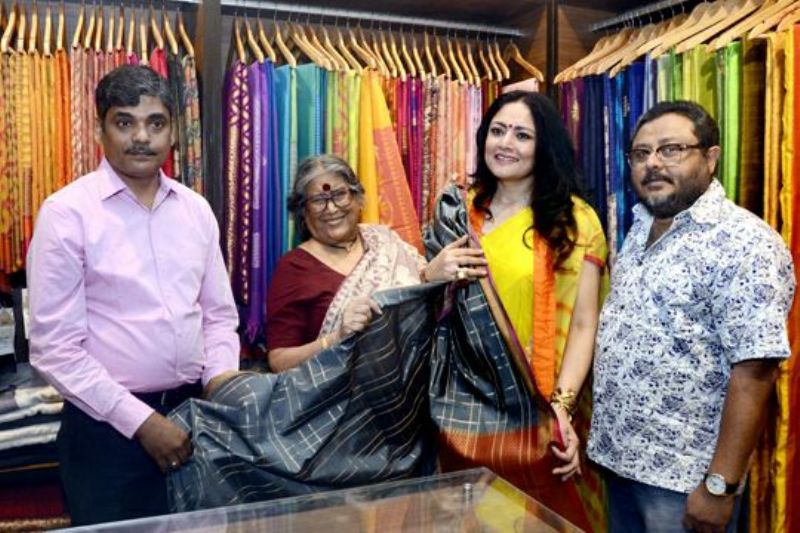 Nabaneeta Dev Sen, Agrimitra Paul launch refurbished boutique Bunkaari India