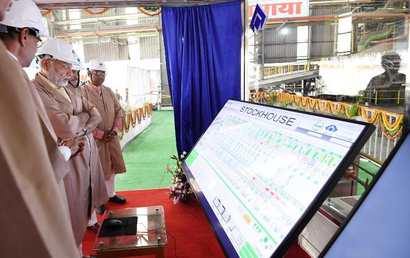  PM Modi distributes laptops, certificates, cheques to beneficiaries in Bhilai, Chhattisgarh 