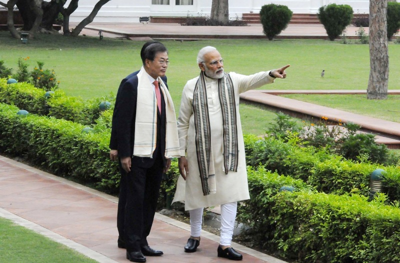 Narendra Modi, Moon Jae-in visit  World Peace Gong 