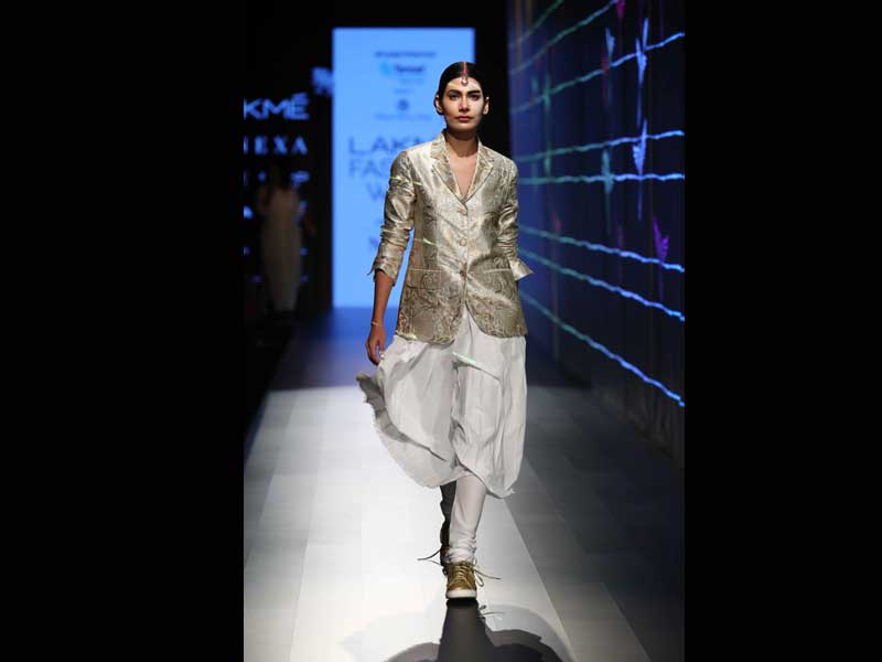 Rajkummar Rao glams up Lakme Fashion Week on Day 2