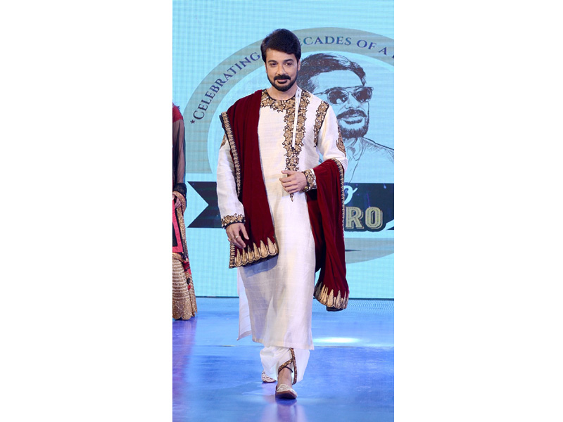 Retro Metro fashion show celebrates Prosenjit Chatterjee's birthday