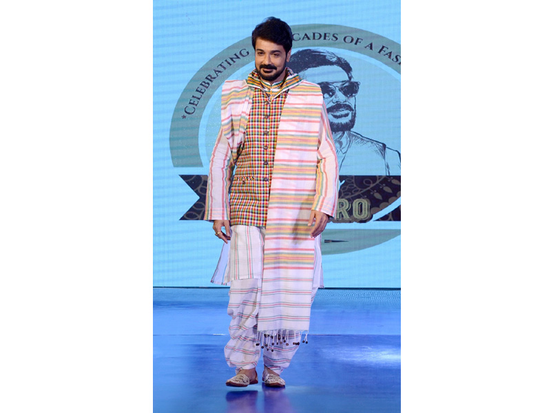 Retro Metro fashion show celebrates Prosenjit Chatterjee's birthday