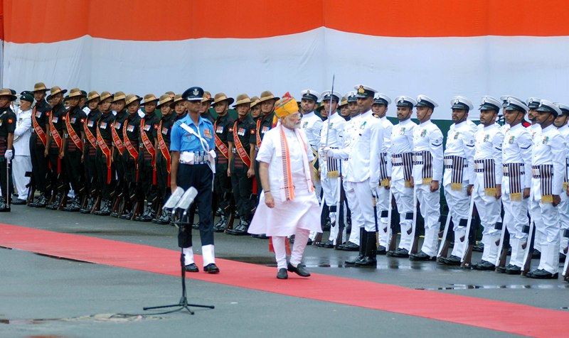PM Modi inspects Guard of Honour at Red Fort