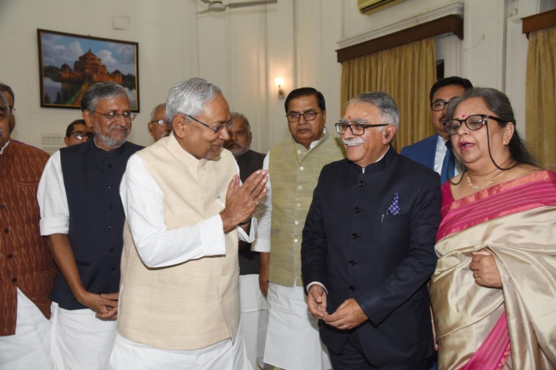 Nitish Kumar greets new Patna High Court Chief Justice Sanjay Karol