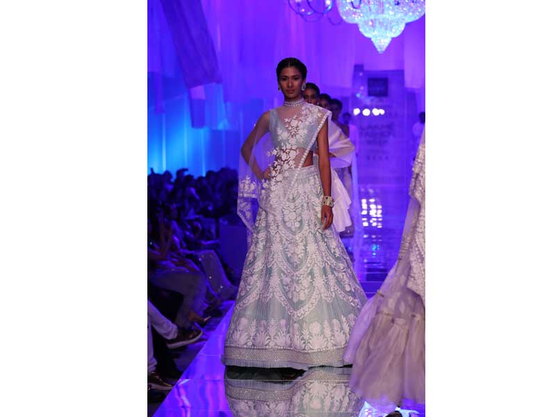 Katrina Kaif graces Lakme Fashion Week in Manish Malhotra's costume