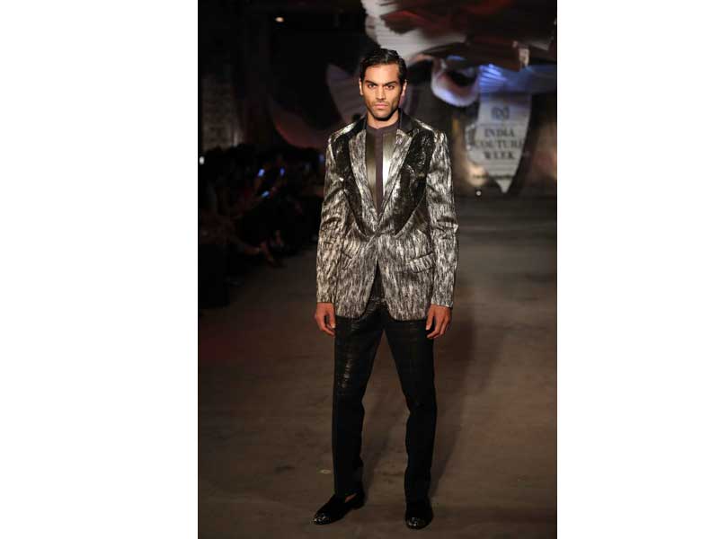 Amit Aggarwal showcases his designs at India Couture Week 2019 Delhi