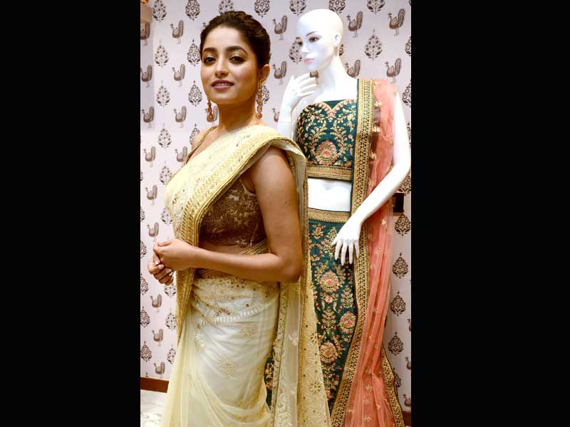 Paoli Dam, Ishaa Saha inaugurate Suisse Lifestyle
