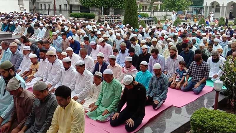 Muslims offer prayers in Jammu and Kashmir on Eid