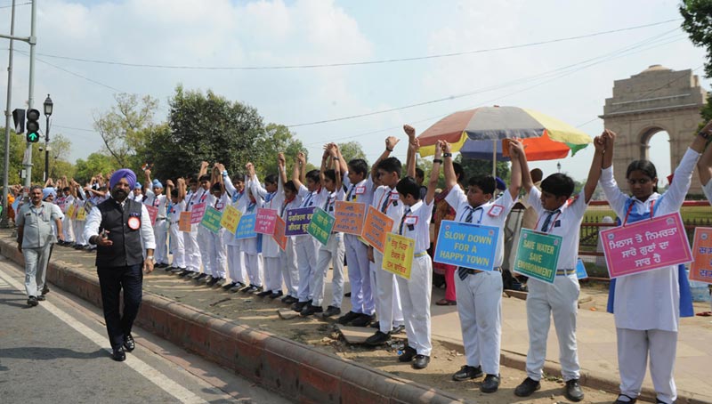 Students celebrate 550th year of Sikh religion's foundation in New Delhi