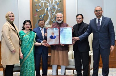 Opposition leaders target PM Modi over Kotler Presidential Award, Smriti Irani gives reply 