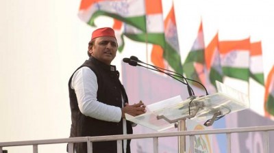 Prevented from boarding plane in Lucknow, says Akhilesh; Mayawati slams BJP
