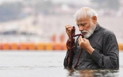 Mayawati hits out at Modi's 'shahi dip', says people won't forgive BJP