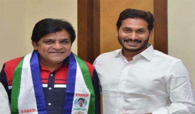 Popular Telugu film comedian Ali joins YSR Cong