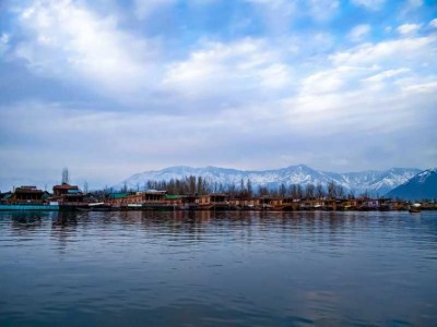 Kashmir: Tourism Department to run Musical Fountain, laser show in Dal Lake thrice every day