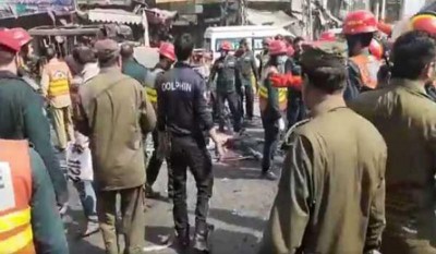 Lahore: Four dead, 19 injured in blast outside sufi shrine