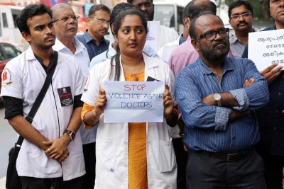 IMA in Kerala protests violence on doctors in Kolkata