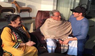 Bollywood superstar Hrithik Roshan shares hearty post for his teachers