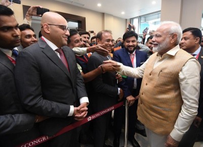 Indian community welcomes PM Modi in Russia