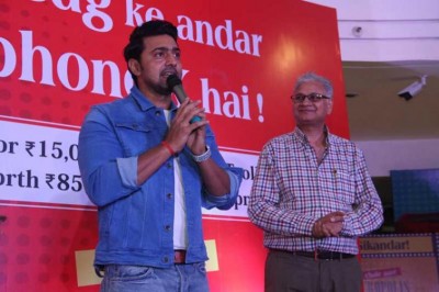 Dev inaugurates Acropolis Mall's puja shopping bonanza