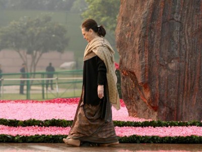 Congress attacks government over removal of Gandhi family's SPG cover in Lok Sabha