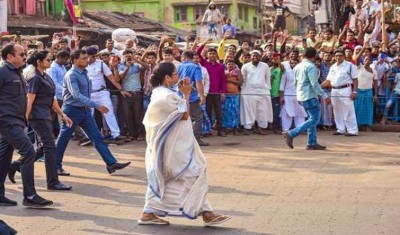 CAA agitation: Mamata Banerjee participates in another protest  march in Kolkata, targets Modi