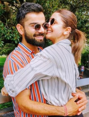 Virat Kohli makes lady love Anushka Sharma a 'happy girl'