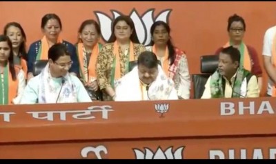 17 Gorkha Janmukti Morcha Councillors join BJP in New Delhi