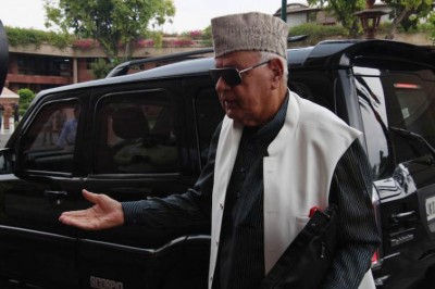 Farooq Abdullah urges Centre to have dialogue with all stakeholders to find solution to Kashmir issue