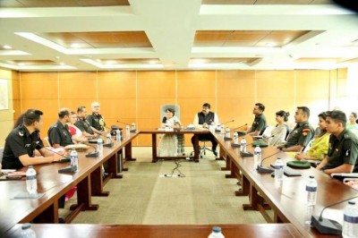 Middle Level Indian Army offuicers team visit Bangladesh