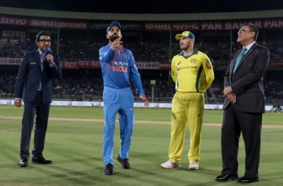 1st T20: Australia win toss, opt to bowl against India
