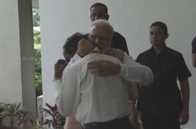 Chandrayaan 2 setback: ISRO chief Sivan breaks down, PM Modi consoles him