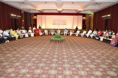 Ahead of counting, Amit Shah hosts dinner for NDA allies