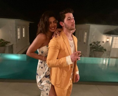 Priyanka, Nick cherishing their Caribbean vacation together, posts gorgoeus image