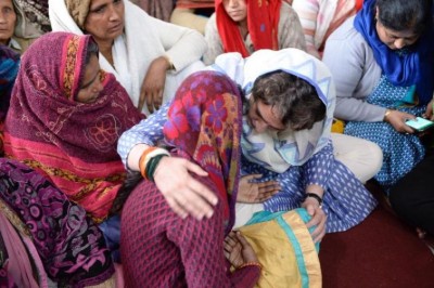 Priyanka Gandhi Vadra makes 'connect' with UP people