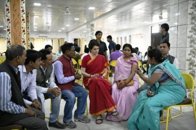 Priyanka Gandhi Vadra holds mega road show in Fatehpur