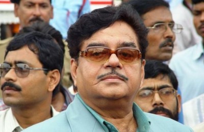 Shatrughan Sinha welcomes Delhi govt scheme to make metro, bus travel free for women