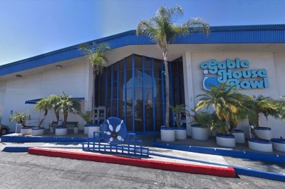 US bowling alley shooting leaves 3 dead 