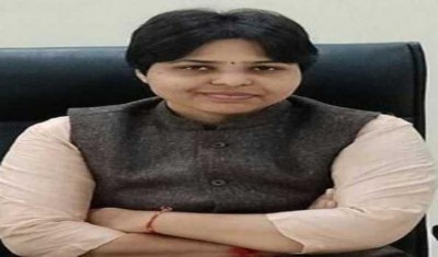 Activist Trupti Desai's visit to Sabarimala aborted, to return to Pune