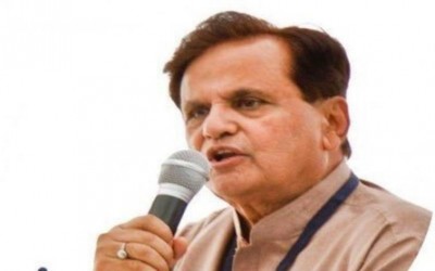 Congress' Ahmed Patel congratulates Manmohan Singh for Mission Shakti