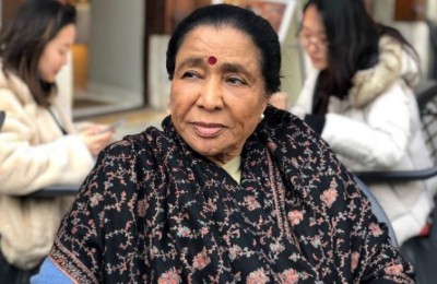 Asha Bhosle joins 'Jai Shree Ram' debate, says 'can I sing Hare Krishna Hare Ram song?'