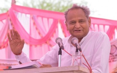 Victim of mob lynching Pehlu Khan not named in chargesheet, says Ashok Gehlot