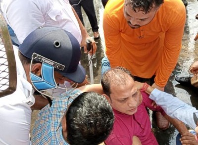 Kolkata: BJP youth wing protests against hike in electric charges, clashes with police