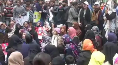 Outside Jamia Millia University, fresh anti-CAA protest breaks out
