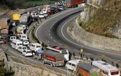 Civilian traffic resumes on Srinagar-Jammu highway after remaining suspended for a day