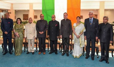 Eight Lokpal members take oath of office