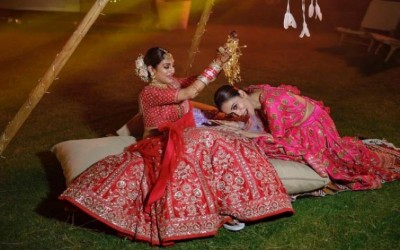 Does Nusrat Jahan want Mimi Chakraborty to get married?