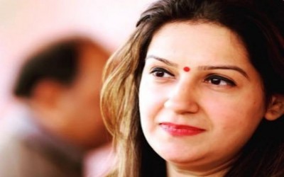 After leaving Congress, Priyanka Chaturvedi joins Shiv Sena