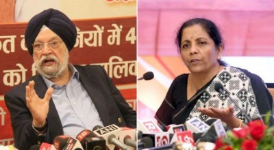 After raising question to Amit Shah, Rahul Bajaj faces heat from Union Ministers